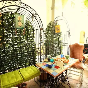 Appartement Hand Decorated House With Court, Florence
